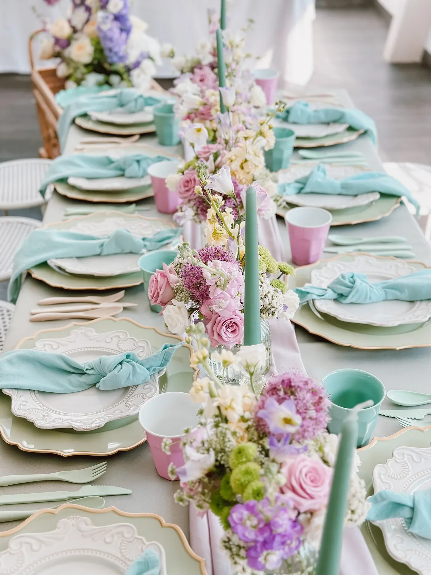 Pastel blue and blush tablescape by Estilo & Co